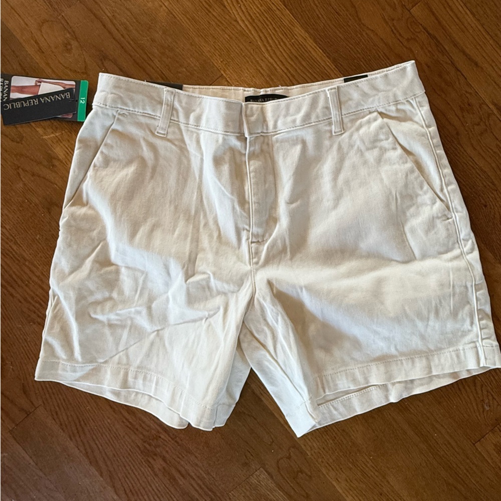 Banana republic ladies, CHINO shorts size 12 NWT brand new never worn off-white - Picture 7 of 12